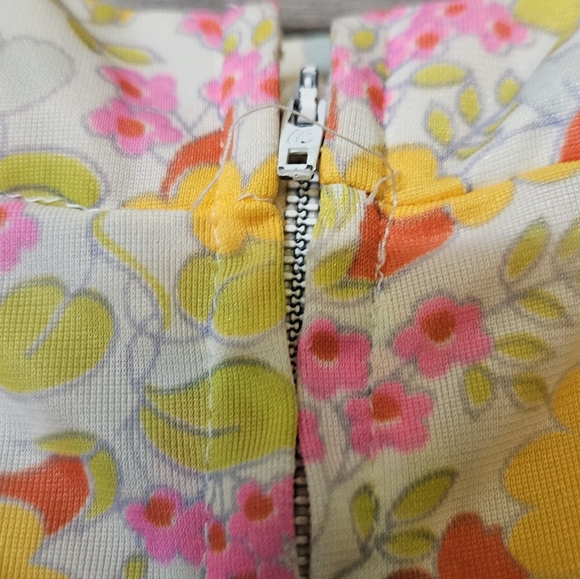 Pinup Dresses Vintage 50s 60s Colorful Chiffon Foral Dead-Stock Fabric Dress - Picture 2 of 12